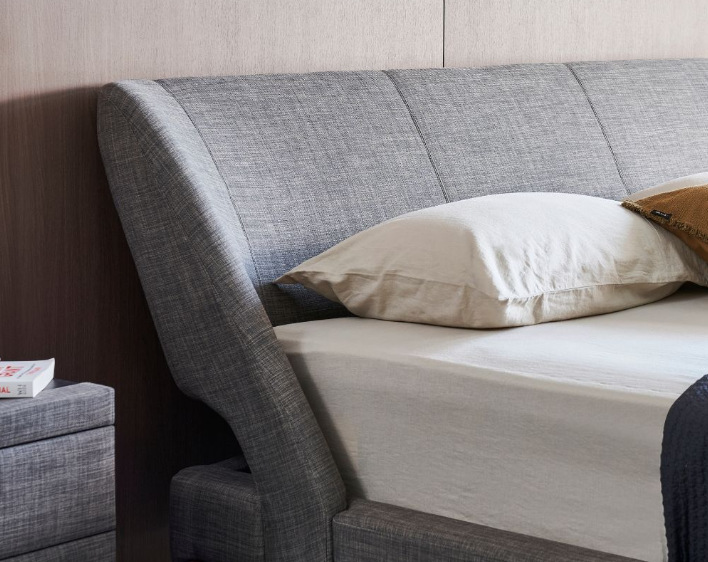 FAME UPHOLSTERED BED