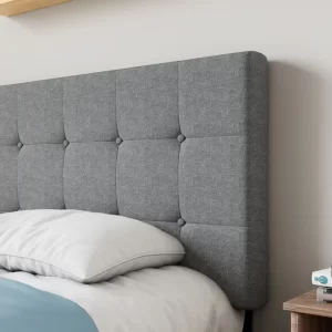 Upstoldered bed with headboard